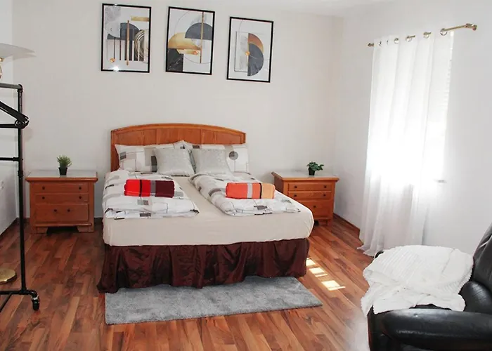 Caro Apartment B