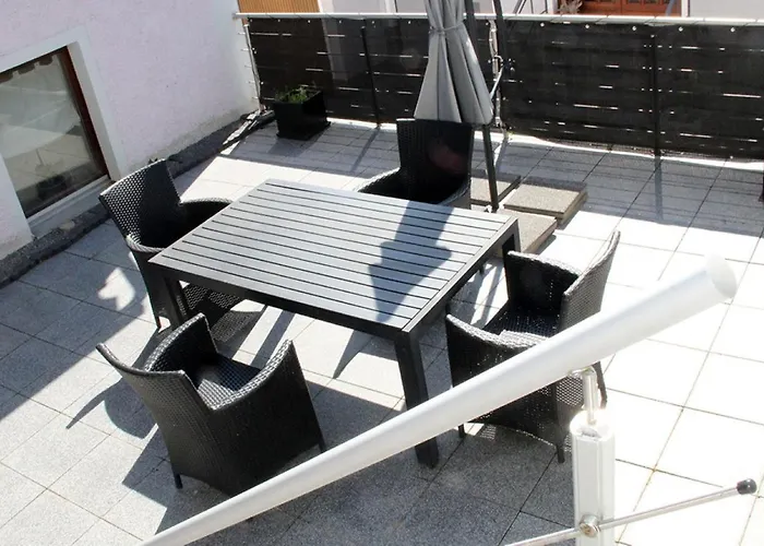 Caro Apartment B